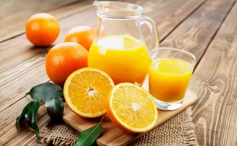 Hàm lượng Vitamin C và chất chống oxy hóa dồi dào trong quả cam giúp tăng cường hệ miễn dịch hiệu quả.